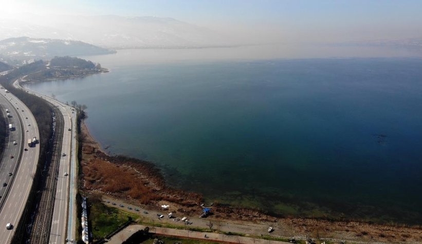 Sapanca Gölü yükseldi, kayıklar suyla buluştu