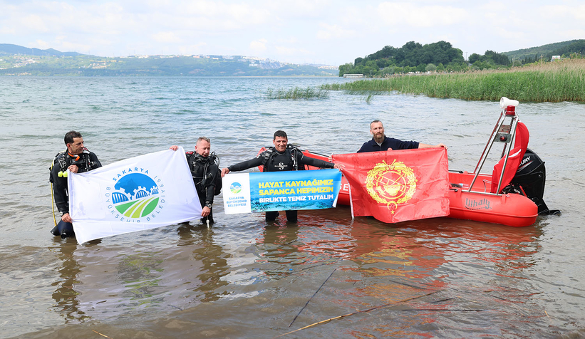 Sapanca Gölü’nden çıkan atıklar görenleri şaşırttı