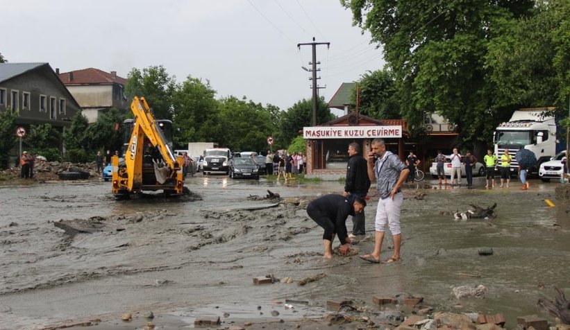 Sapanca-Kartepe yolu ulaşıma kapandı