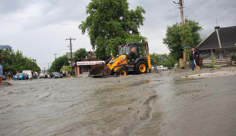 Sapanca-Kartepe yolu ulaşıma kapandı