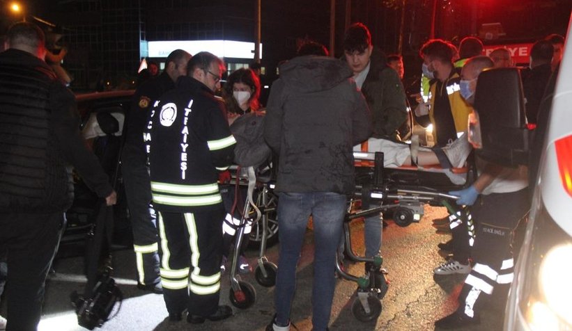 Sapanca yolunda feci kaza: 2 yaralı