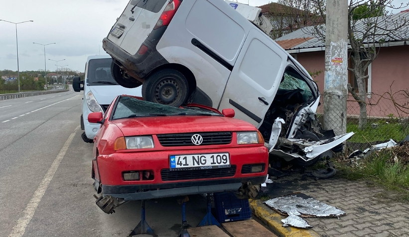 Sapanca yolunda kaza: 3 yaralı