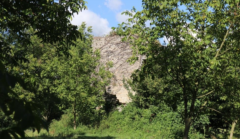 sarmasiklarin-arasinda-sakli-kalmis-800-yillik-tarihcxkramgxck