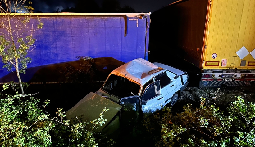 Şarampole uçan araçtan yaralı kurtuldu