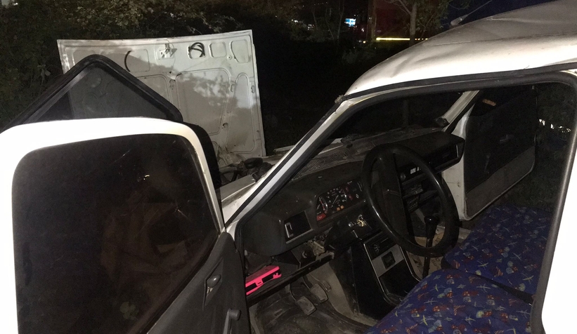 Şarampole uçan araçtan yaralı kurtuldu