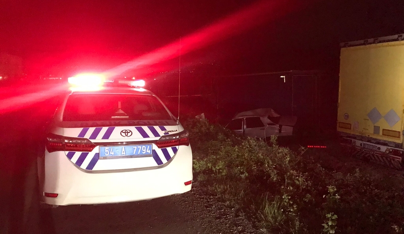 Şarampole uçan araçtan yaralı kurtuldu