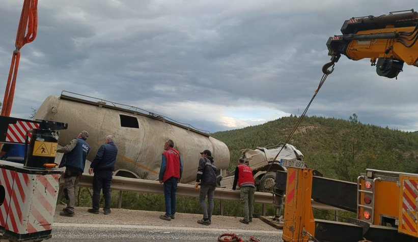 Şarampole uçmuştu, güçlükle çıkarıldı