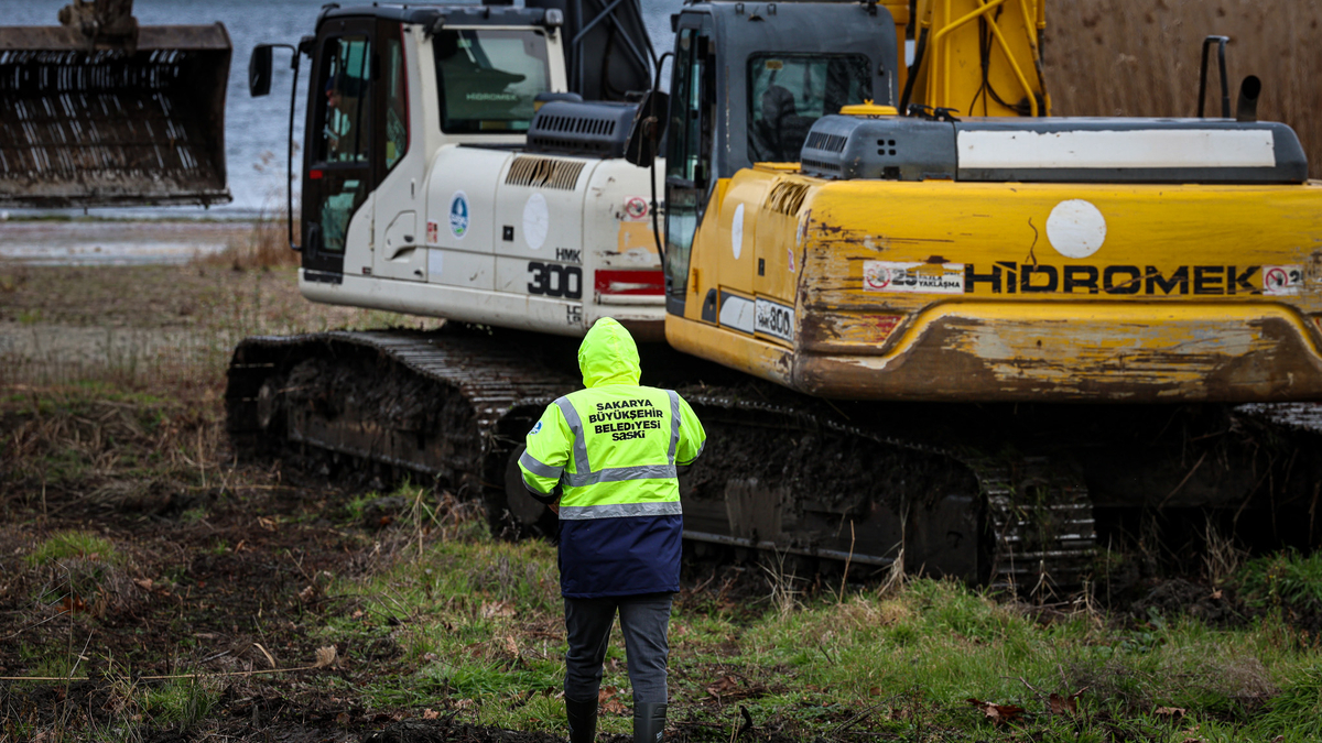 SASKİ paylaştı; 6 kilometrelik hatta kaçak iskele ve yapılar kaldırıldı