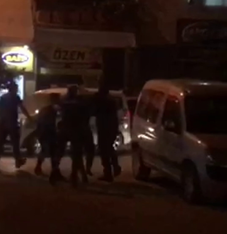 Satırla korku saçtı; Polis paketledi