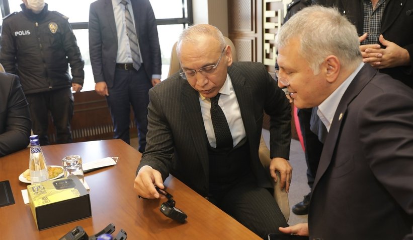 SATSO'dan Emniyet Müdürlüğü'ne yaka kamerası desteği