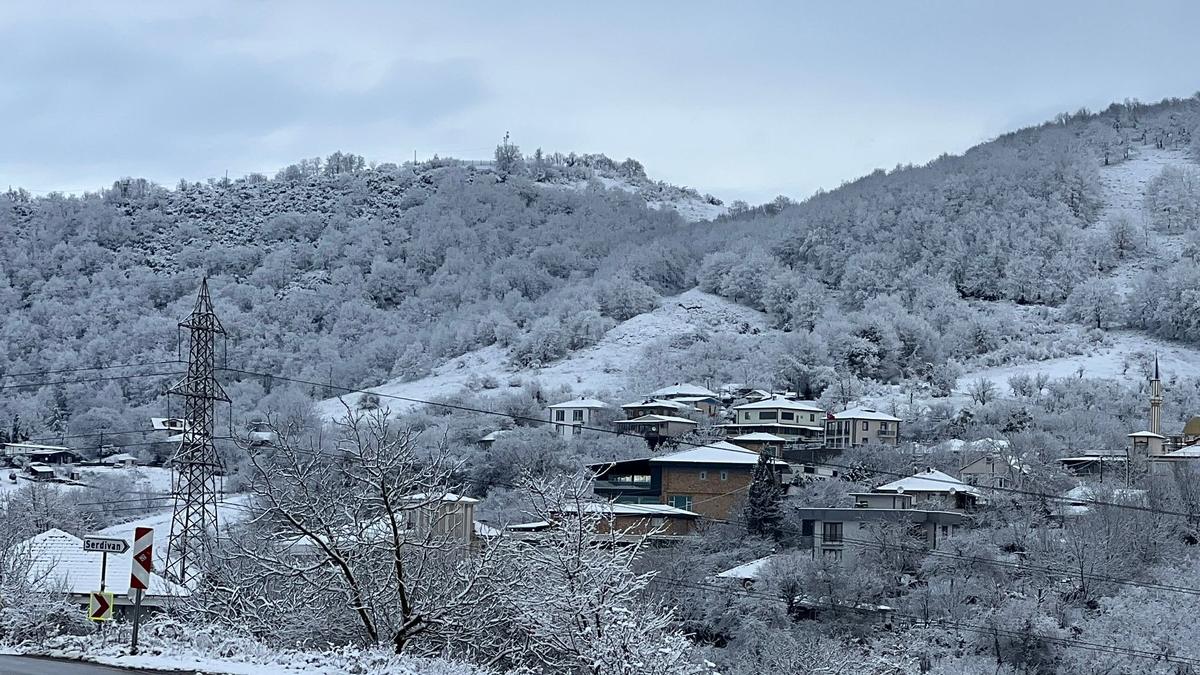 SAÜ Kampüsünden kar manzaraları