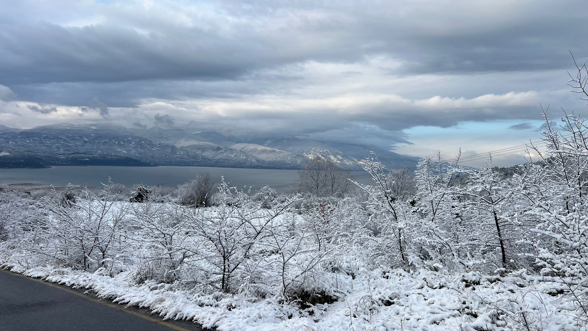 SAÜ Kampüsünden kar manzaraları