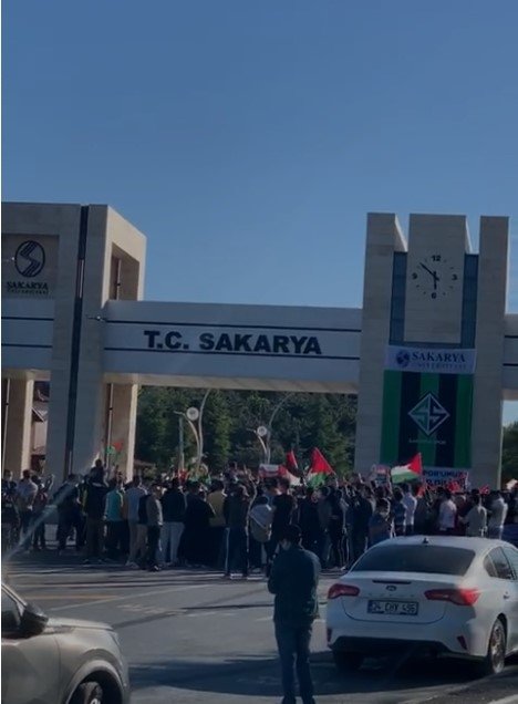 SAÜ'lü öğrencilerden İsrail'e tepki