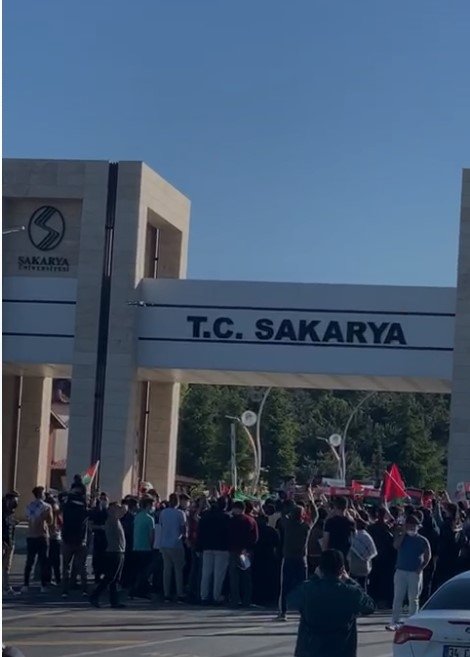 SAÜ'lü öğrencilerden İsrail'e tepki