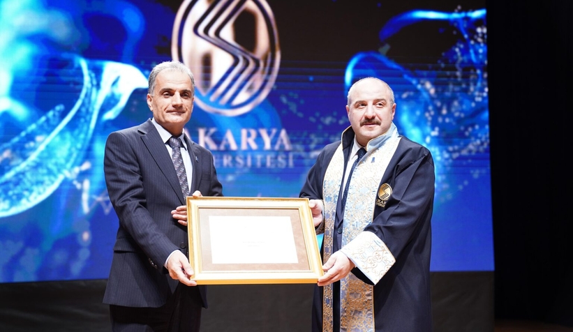 SAÜ Mustafa Varank'a Fahri Doktora unvanı verdi