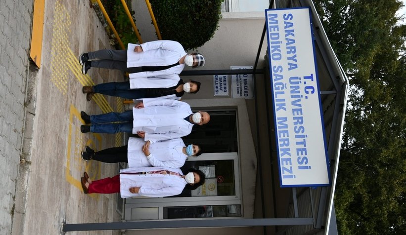 SAÜ’de aşı ve test noktası kuruldu