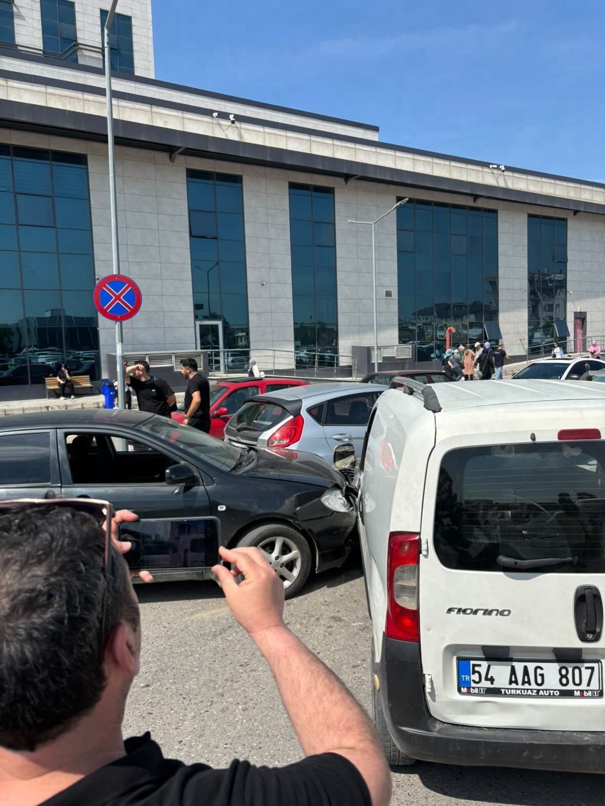 SEAH Otoparkında Kafa Kafaya Çarpışma: Maddi Hasarlı Kaza