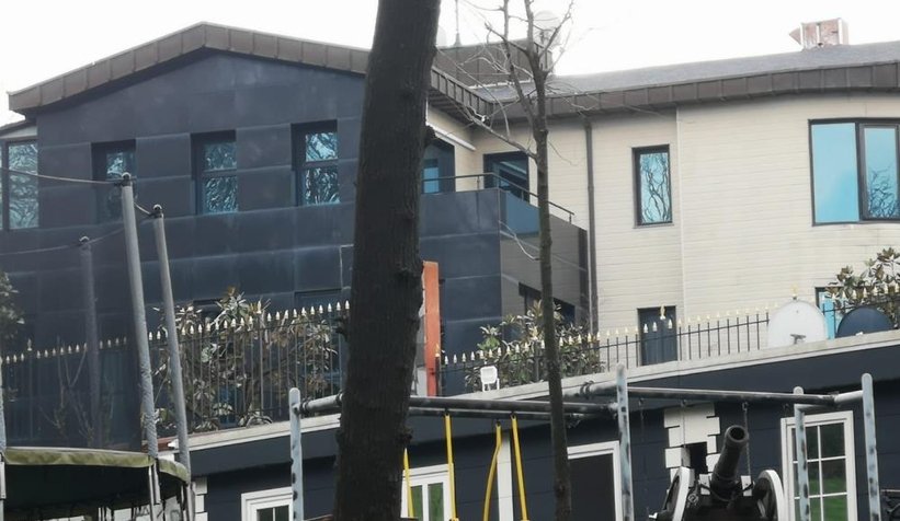 sedat-pekerin-villasinda-polis-arama-yapiyorvloweursrz