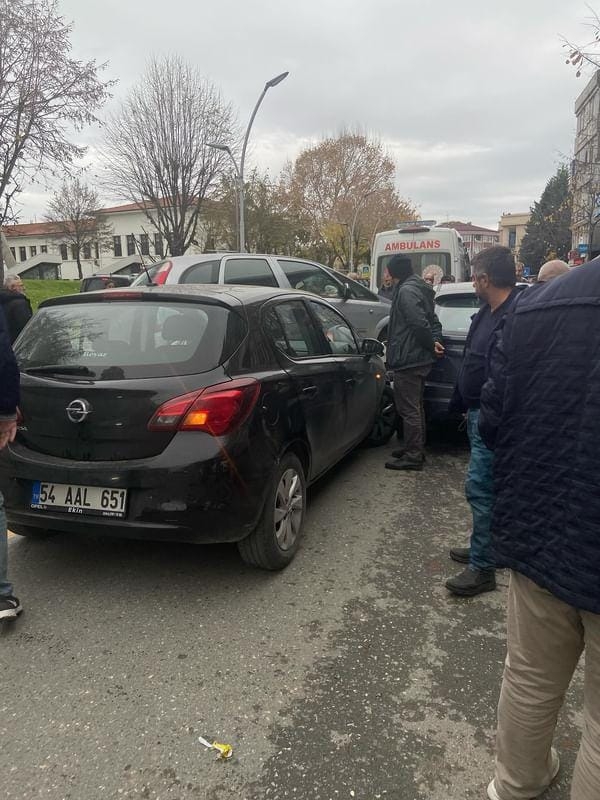 Şehir merkezinde zincirleme kaza