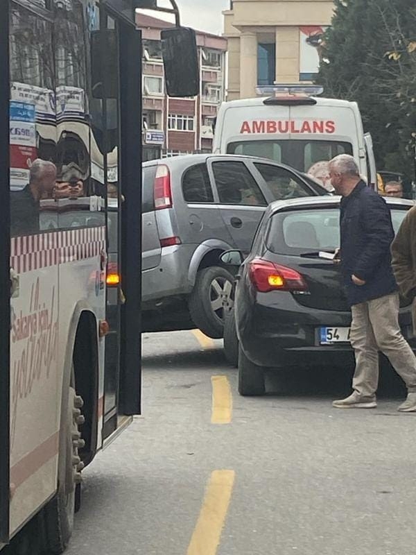 Şehir merkezinde zincirleme kaza