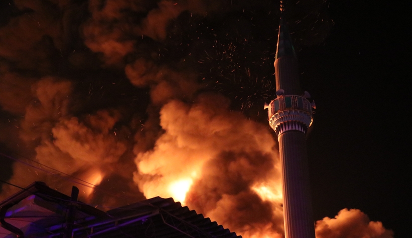 Şehirde büyük yangın, 4 saatte söndürülebildi