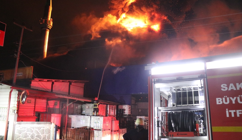 Şehirde büyük yangın, 4 saatte söndürülebildi