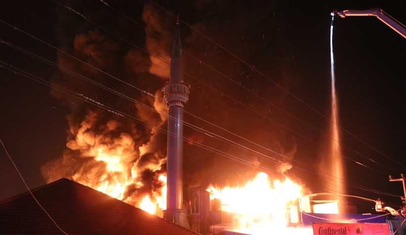 Şehirde büyük yangın, 4 saatte söndürülebildi