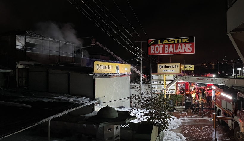 Şehirde büyük yangın, 4 saatte söndürülebildi