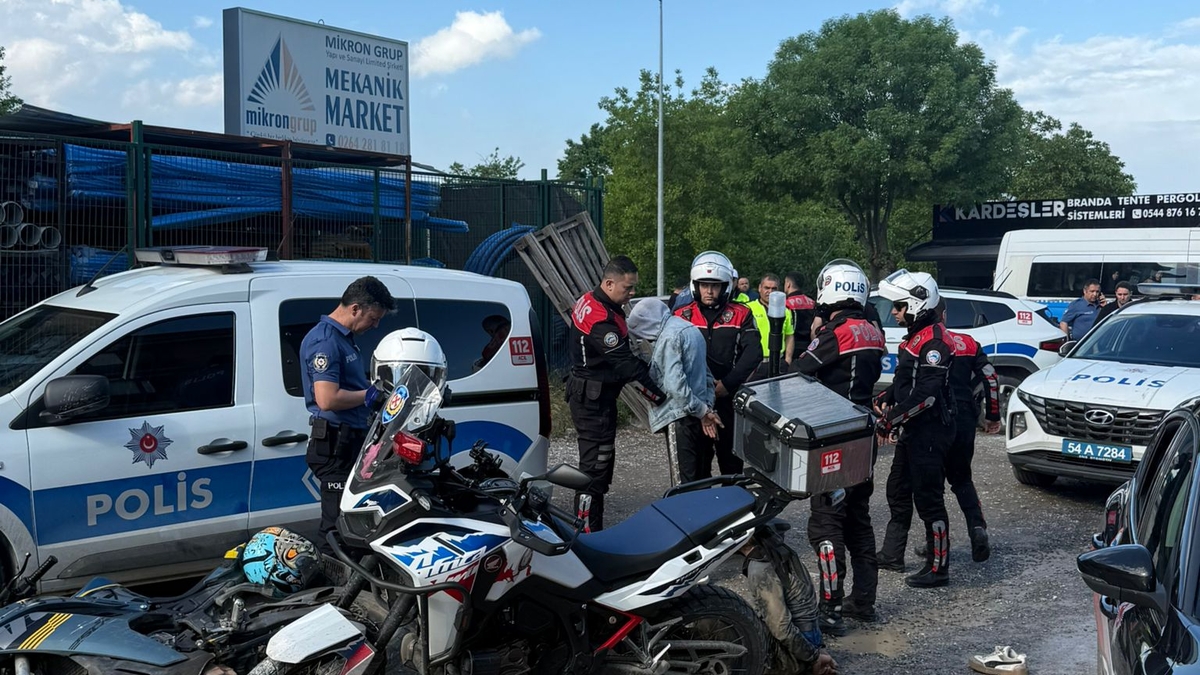 Şehirde hareketli dakikalar; Polis yere yatırıp kelepçeledi