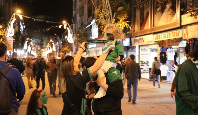 Şehirden kutlama manzaraları