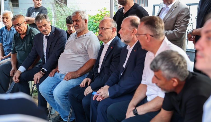 sehit-ailesinin-acisini-paylastilardfpcyjiyn1