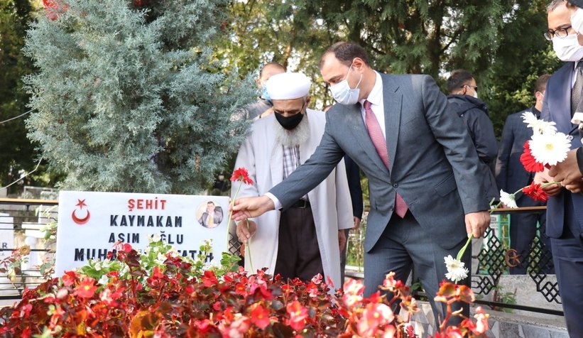 Şehit Kaymakam Safitürk kabri başında anıldı