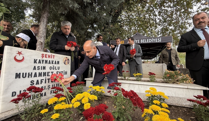 Şehit Kaymakam Safitürk mezarı başında anıldı