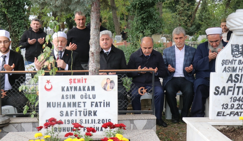 Şehit Kaymakam Safitürk mezarı başında anıldı