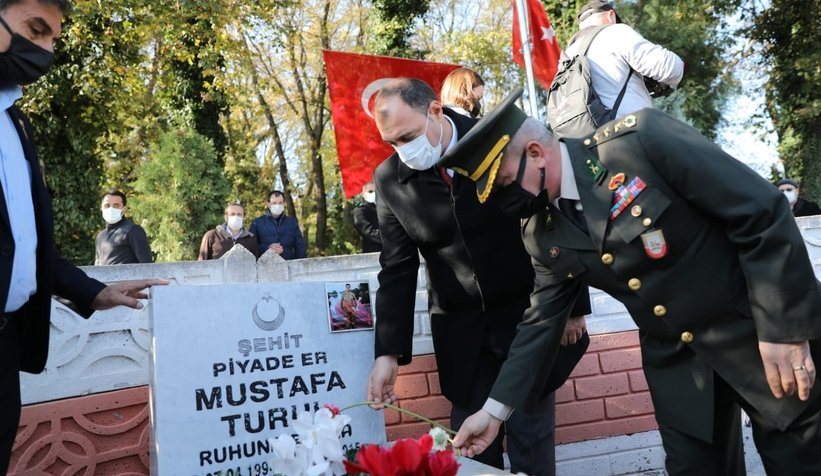 Şehit Kaymakam Safitürk mezarı başında anıldı