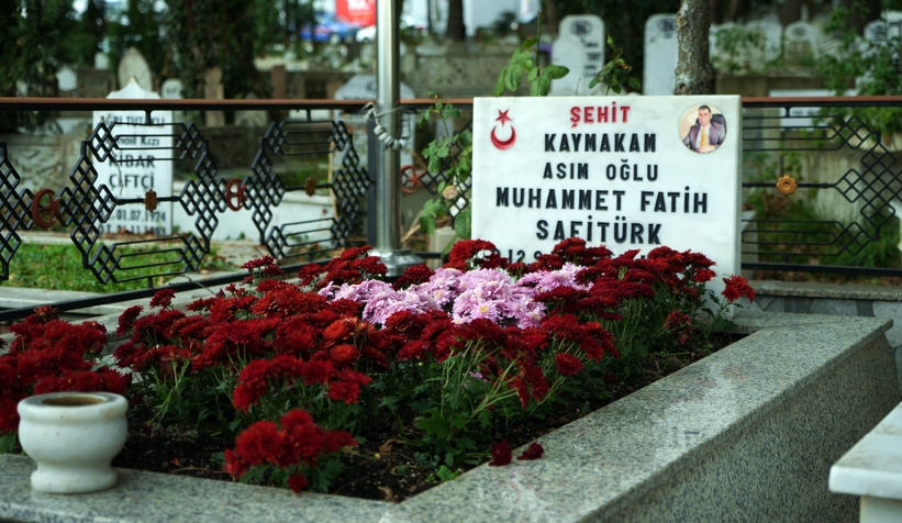Şehit Kaymakam Safitürk, vefatının 7’nci yılında kabri başında anıldı