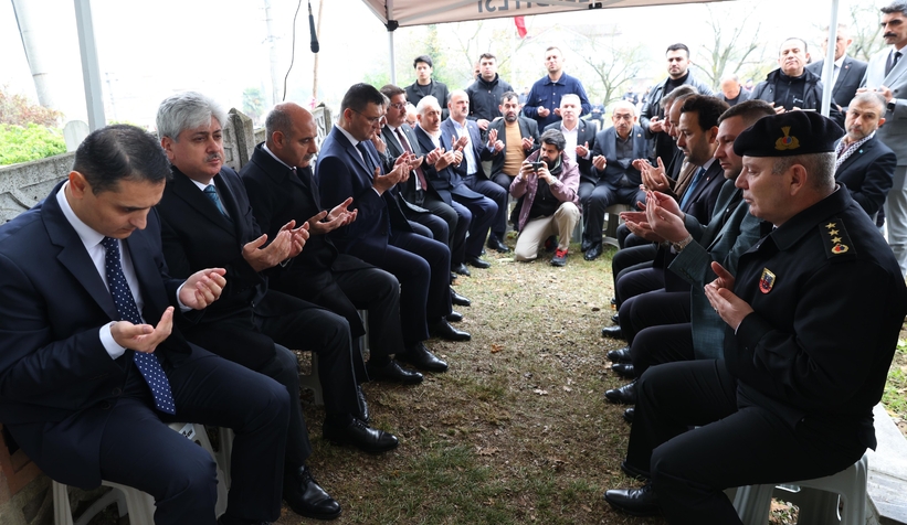 sehit-kaymakam-safiturk-vefatinin-8nci-yilinda-kabri-basinda-anilditdbzzxvcsv