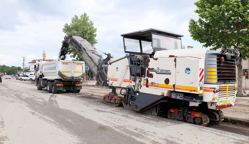 Şehit Mehmet Karabaşoğlu Caddesi’nde üstyapı çalışmaları başladı