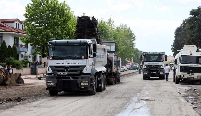 Şehit Mehmet Karabaşoğlu Caddesi’nde üstyapı çalışmaları başladı