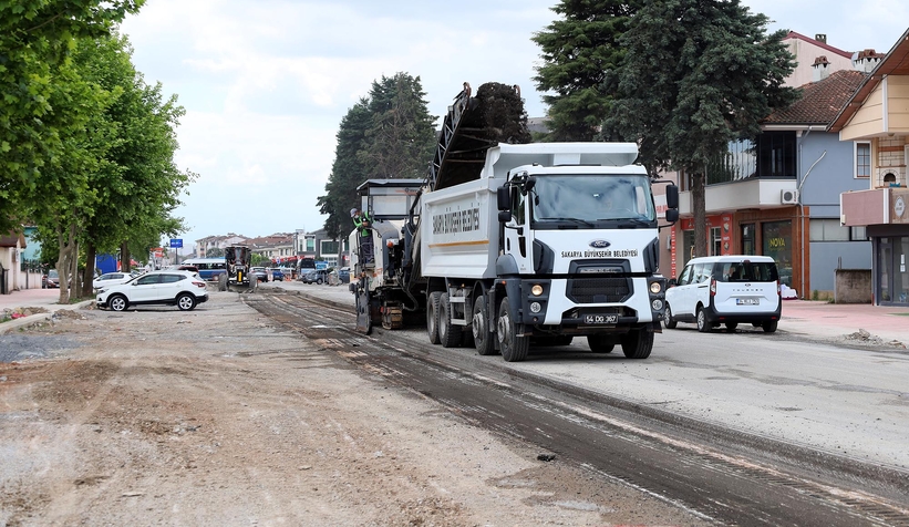 Şehit Mehmet Karabaşoğlu Caddesi’nde üstyapı çalışmaları başladı
