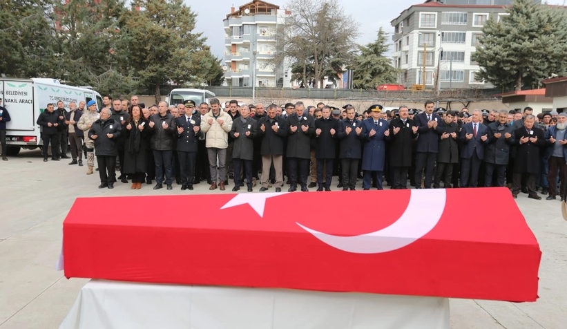 sehit-polis-cengiz-parlak-dualarla-son-yolculuguna-ugurlandiq1bjrstoyn