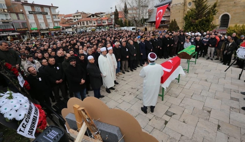 sehit-polis-cengiz-parlak-dualarla-son-yolculuguna-ugurlandiq1bjrstoyn