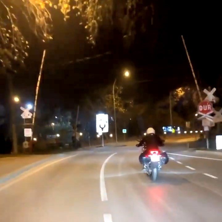 Şehri motosikletle, araziyi atla denetliyor