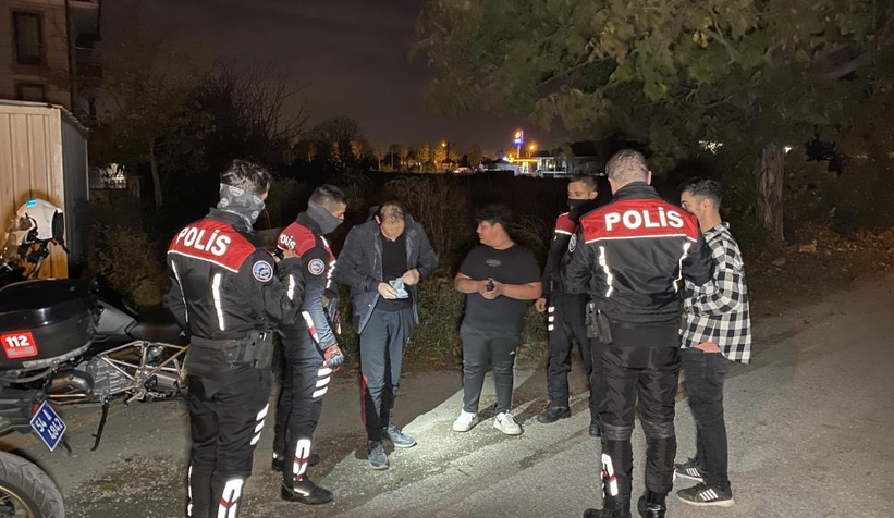 sehrin-dort-bir-yanindaki-metruk-binalara-baskinshlgqny1mx