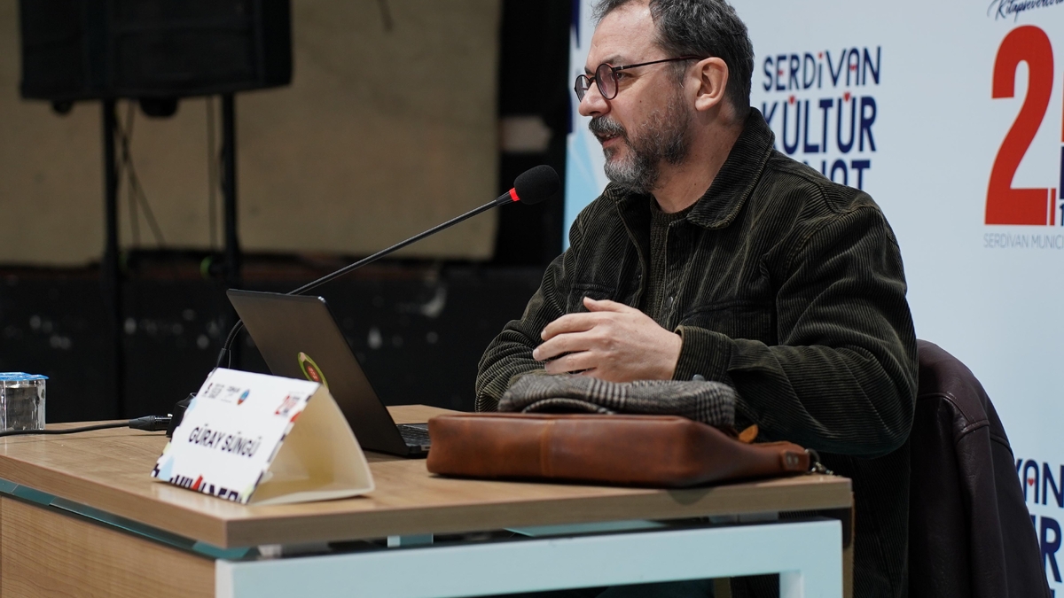 Şehrin kalbi kitapla atıyor