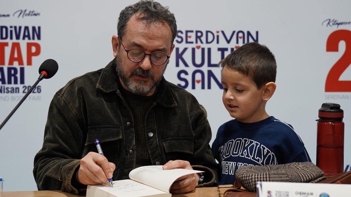 Şehrin kalbi kitapla atıyor