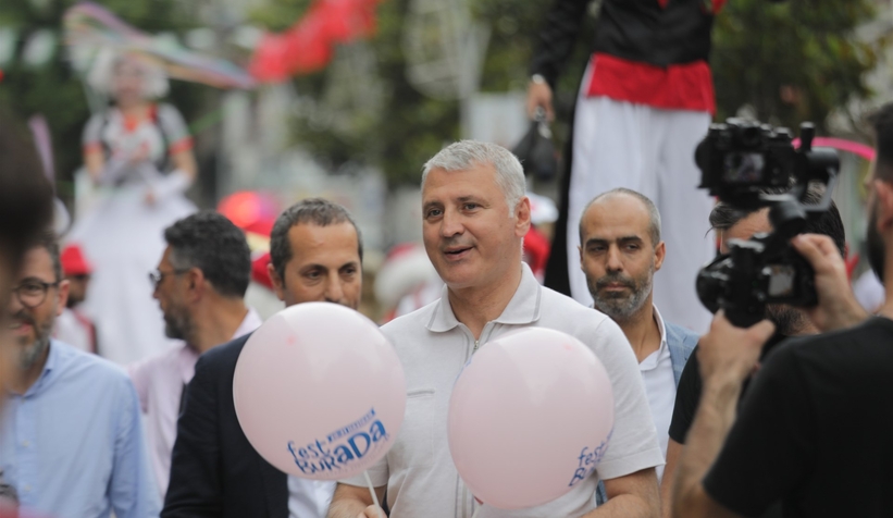 Şehrin merkezinde festival rüzgarı esti