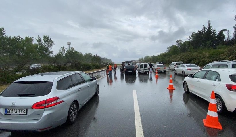 Sekiz farklı kazaya 25 araç karıştı, 8 kişi yaralandı