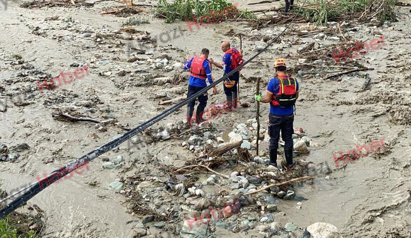 Sel sularına kapılan yaşlı adamı arama çalışmaları sürüyor