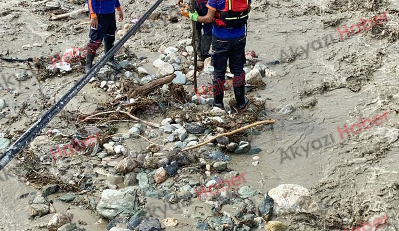 Sel sularına kapılan yaşlı adamı arama çalışmaları sürüyor
